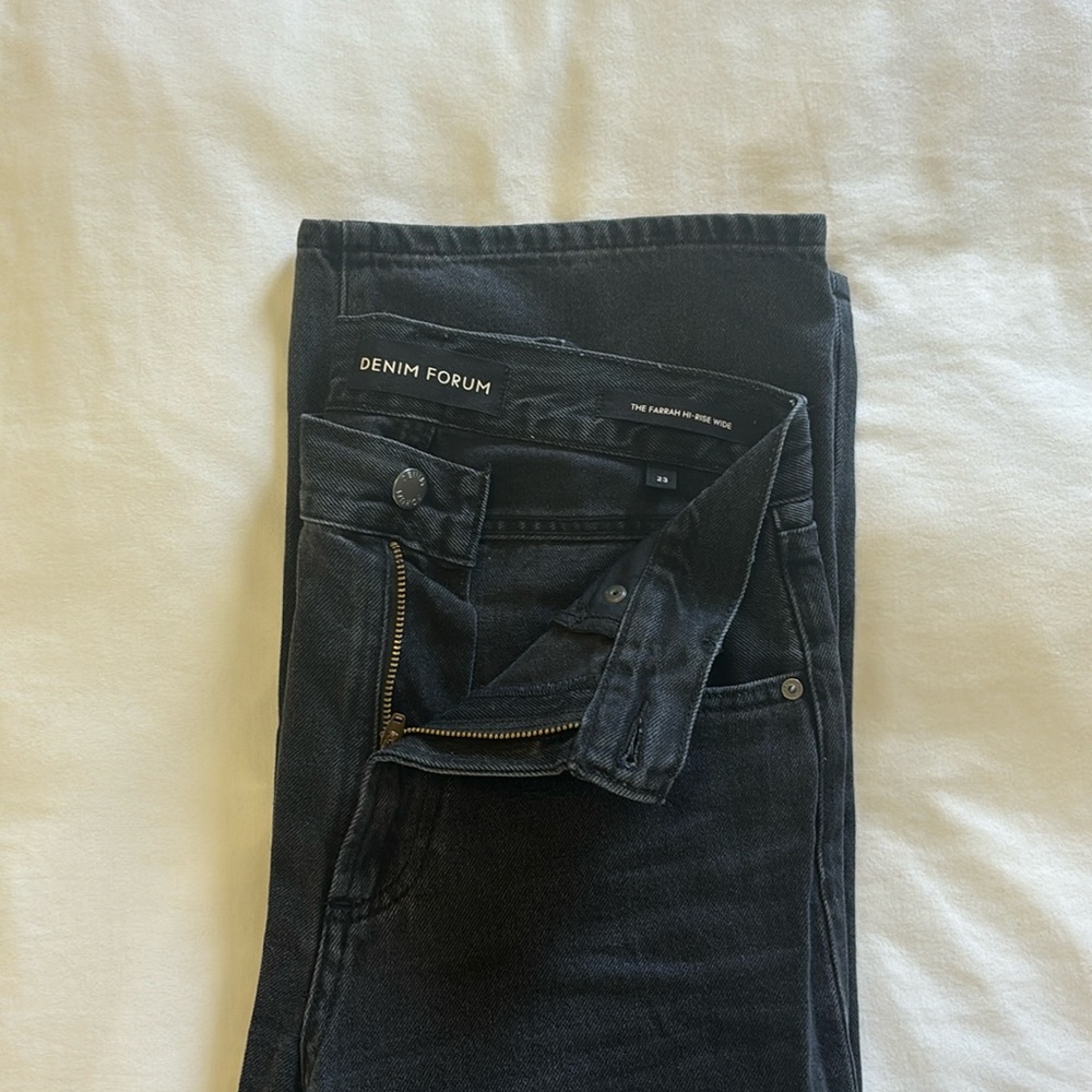 Aritzia Denim Forum the Farrah Hi-Rise wide jeans size 23- worn a few times